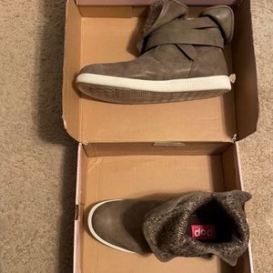 Pop boots with fur lining. Sz 11 medium